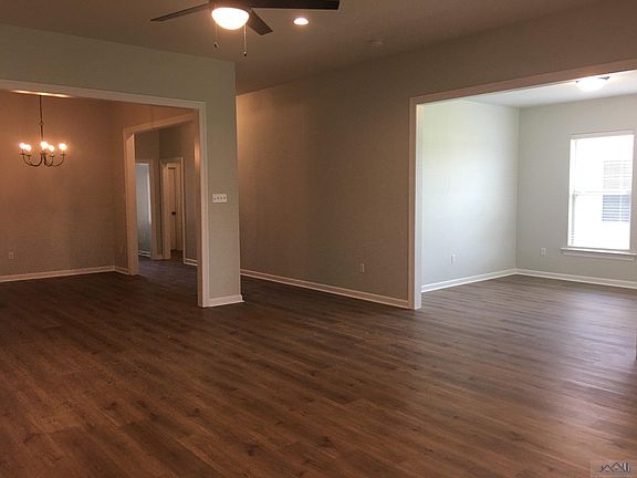 3rd image of 333 Carriage Way