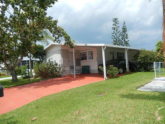 2nd image of 628 Oleander Cir