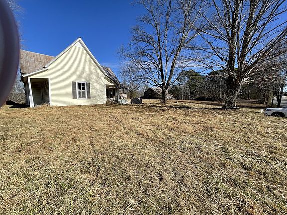 5th image of 669 Glenn Springs Rd