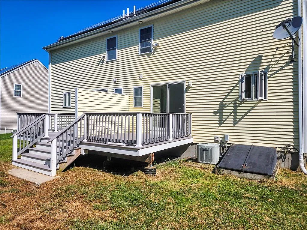 3 bed, 1.5 bath, 1270 sqft, $2,800 — Photo 4