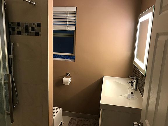 5th image of 4623 Lowell Ave