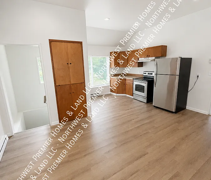 2690 Erlands Point Rd NW — Photo 3