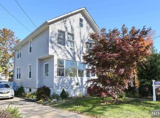 49 Meyns Pl, Bergenfield, NJ 07621