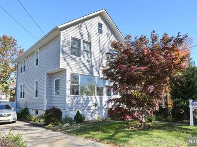49 Meyns Pl, Bergenfield, NJ, 07621