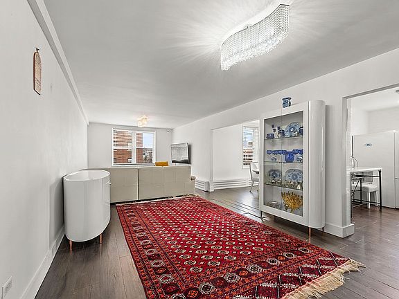 2nd image of 800 Cortelyou Rd APT 3E