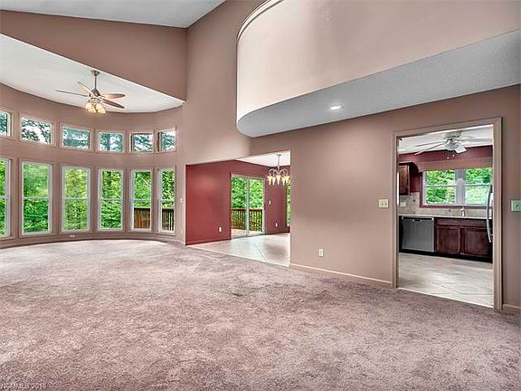 3rd image of 284 Gaither Ray Dr