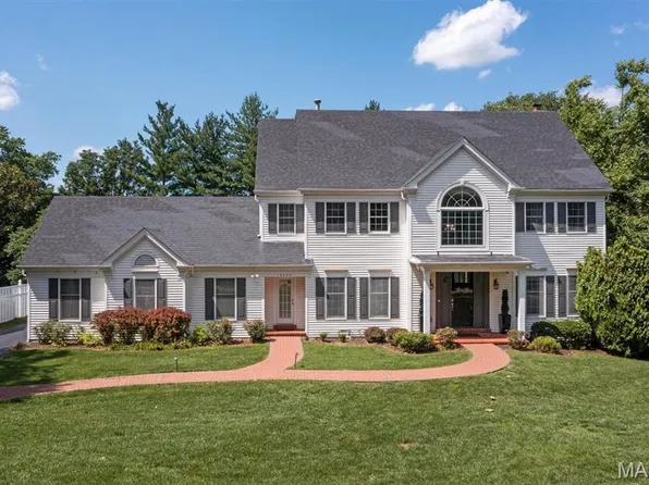 12429 Nicholas Ln, Saint Louis, MO 63131