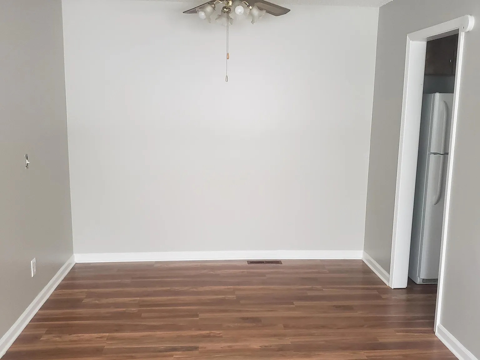 3 bed, 1100 sqft, $1,600 — Photo 3
