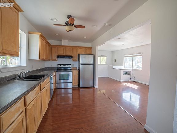 5th image of 8801 Thermal St