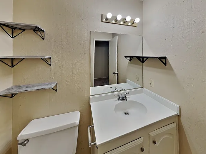 7409 Whitewood Dr — Photo 12