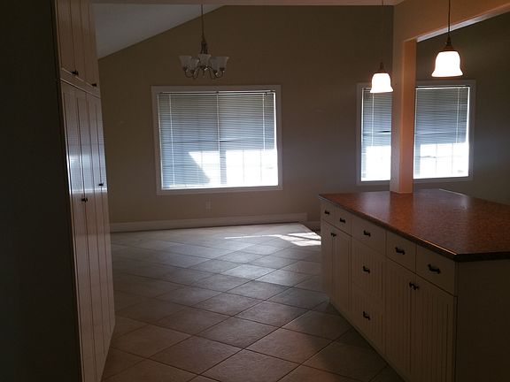 5th image of 843 Wood Ln