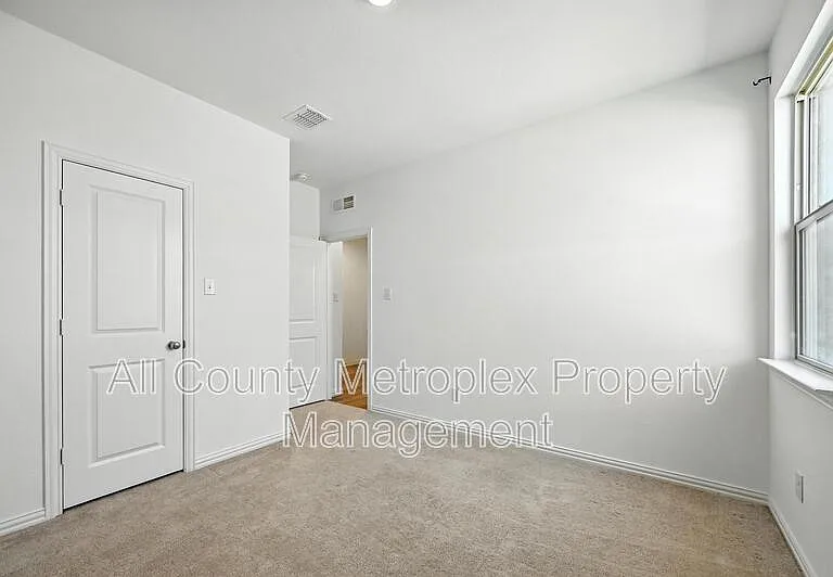 3008 Chinkapin Ln — Photo 6