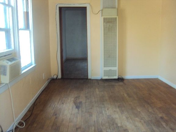 2nd image of 801 & 801-1/2 N Kentucky Ave
