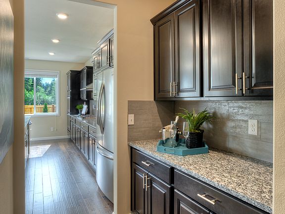 4th image of 5003 Admiral St #32