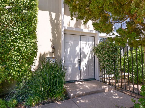 2nd image of 1049 Elfstone Ct