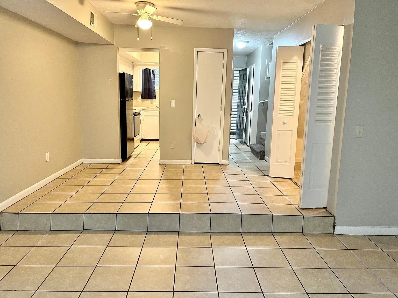 2 bed, 1.5 bath, 1100 sqft, $1,195 — Photo 3