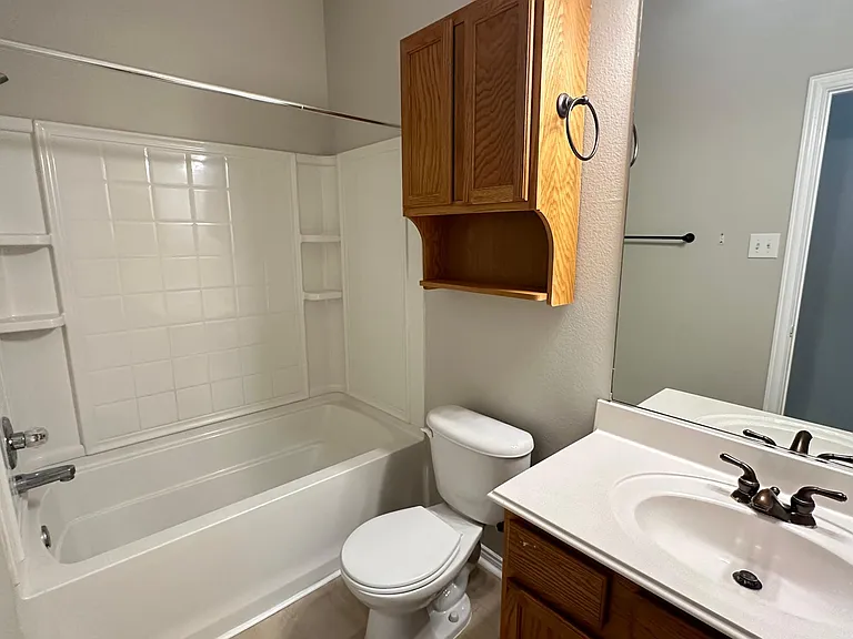 821 Hickory St — Photo 8