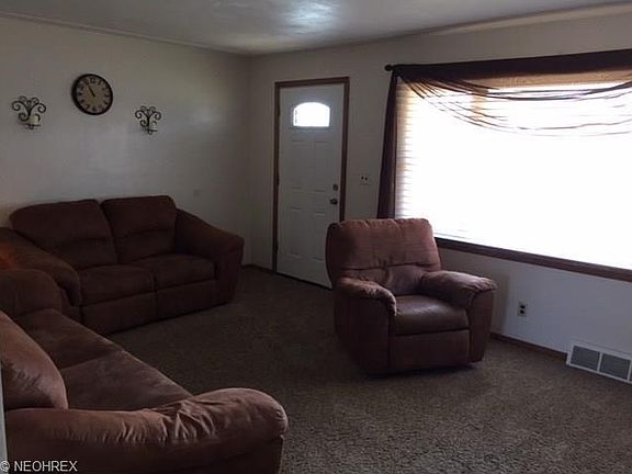 3rd image of 1224 W 35th St