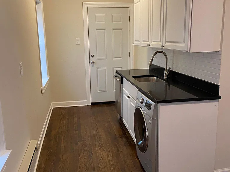 839 1/2 W Cornelia Ave #2 — Photo 3