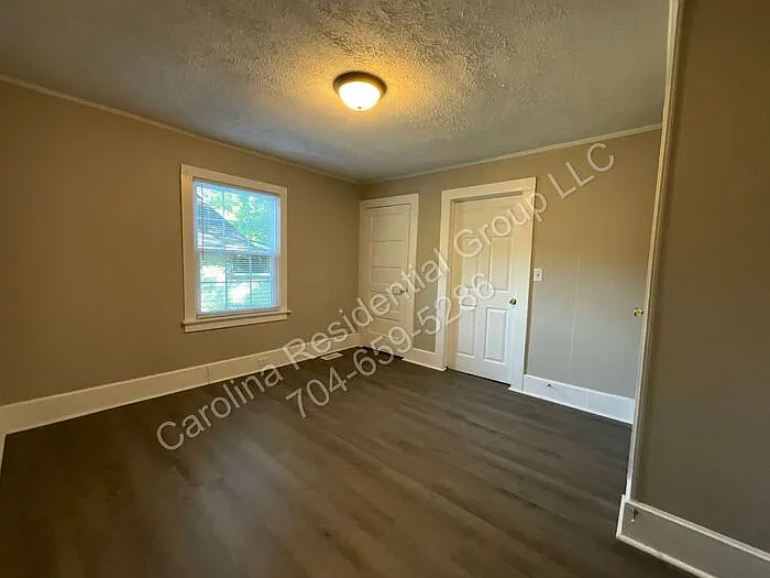 1034 Ridge Ave — Photo 9