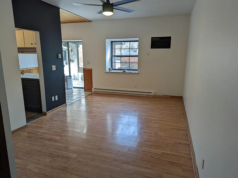 240 Harris St #C9 — Photo 6