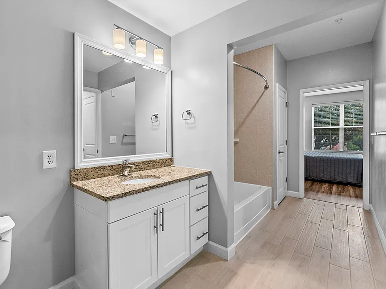 Luxurious Bathroom at Harbor Pointe, Bayonne, New Jersey