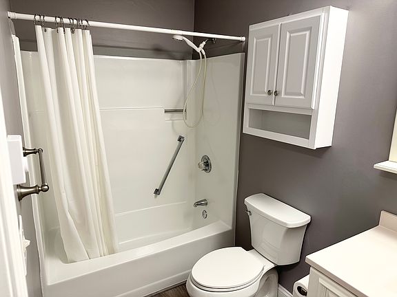 Tub / shower combo