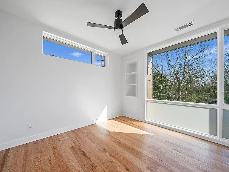 1322 Lafrance St NE #B — Photo 37