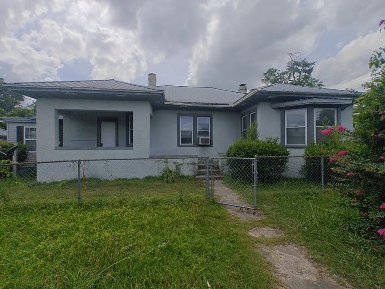 1712 Central Ave — Photo 5