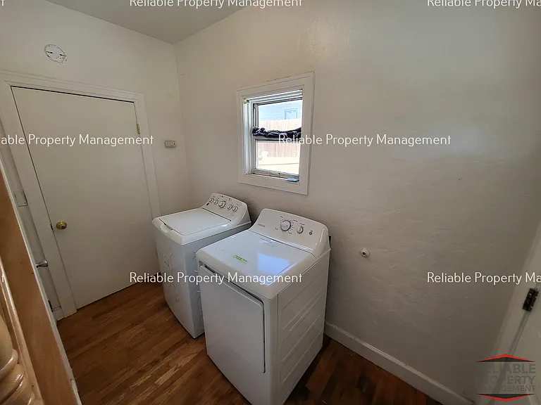 312 Gladstone St #A — Photo 11