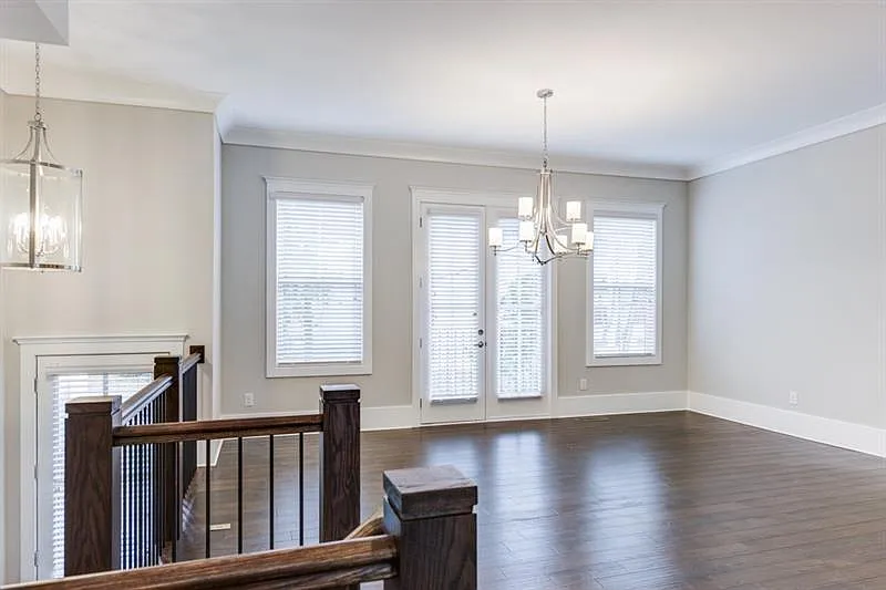 4 bed, 3.5 bath, 2786 sqft, $4,100 — Photo 4