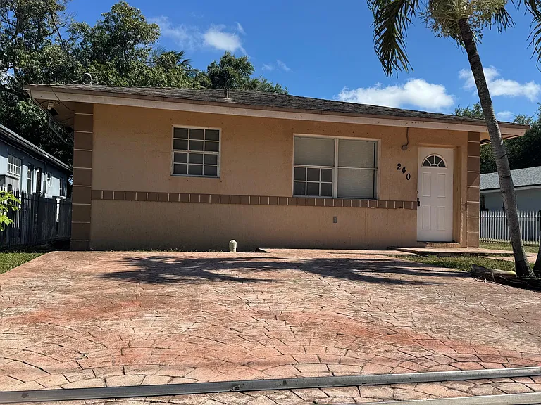 240 NW 56th St — Photo 14