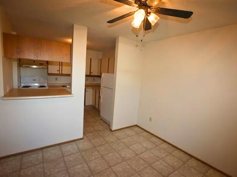 450 Ross Haven Dr — Photo 4