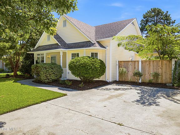 2nd image of 2404 Sapling Circle