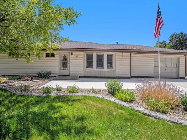 703 W Superior St, Osceola, IN 46561