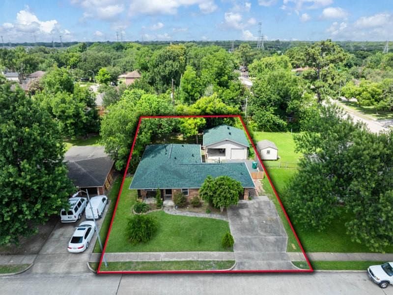 1st image of 10406 Woodwind Dr