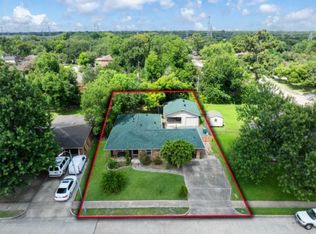 10406 Woodwind Dr, Houston, TX 77025