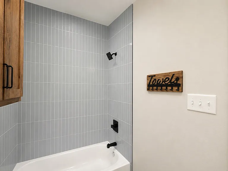 215 E Avenue K #A — Photo 16