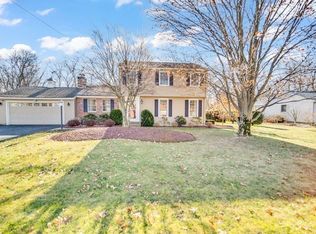 75 Wolf Swamp Rd, Longmeadow, MA 01106