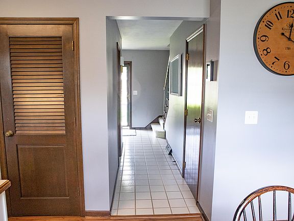 3rd image of 106 Daniel Dr