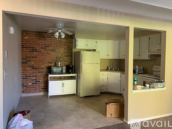4th image of 55 Edgebrook Est APT 11