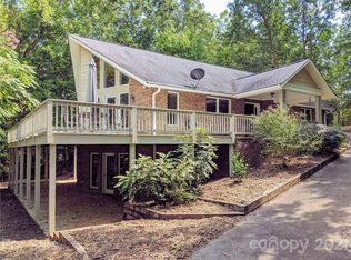 315 Club Dr, Tryon, NC 28782