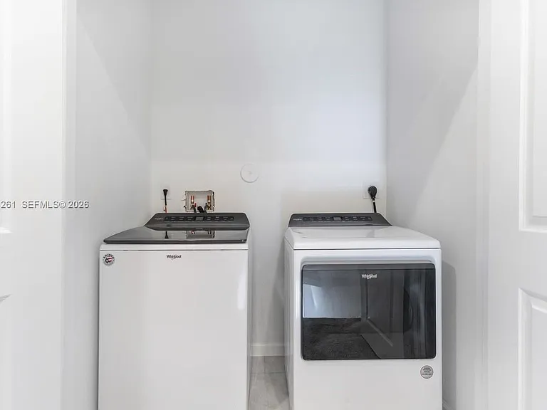 1170 SW 7th Ct #1170 — Photo 30