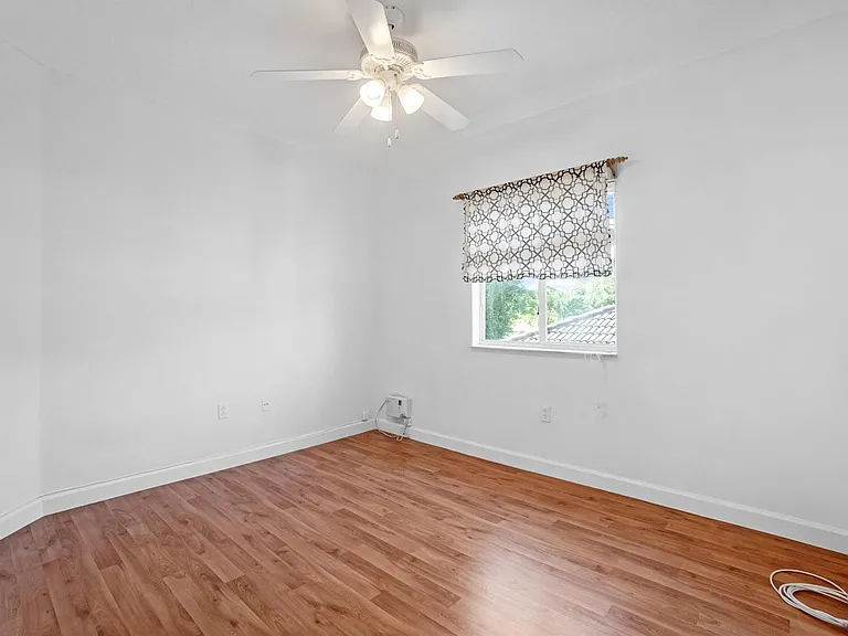 9006 SW 214th Ln — Photo 17