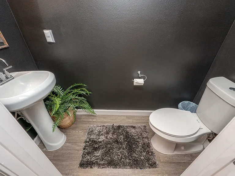 1802 Stable Ln #B2 — Photo 18