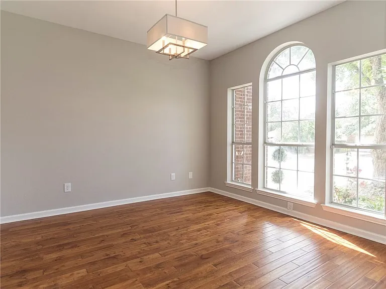 6506 Bramber Ln — Photo 13