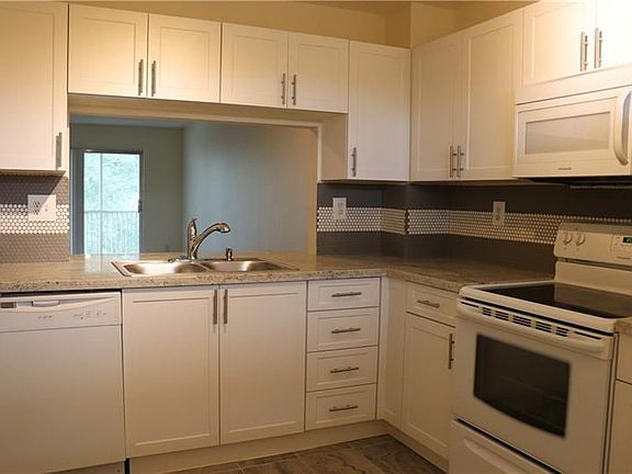 5th image of 8735 Ramblewood Dr APT 410