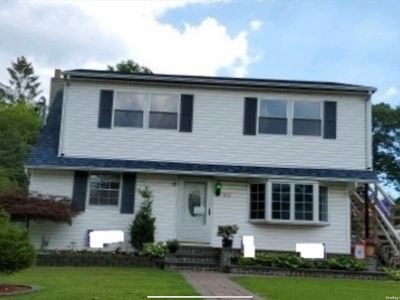 833 Udall Rd, West Islip, NY, 11795