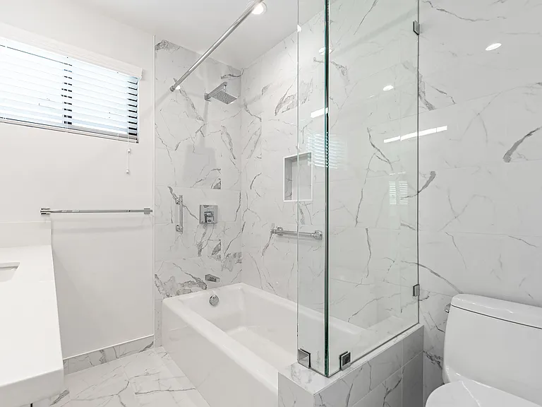 418 N Palm Dr #1 — Photo 15