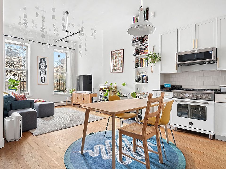 1st image of 88 Quincy St APT 2